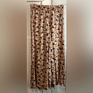 Rewash wide leg palazzo pant for lounge or a summer event.